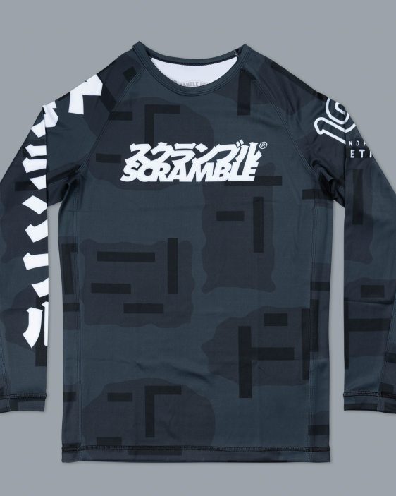 Scramble x 100A Night Camo Rashguard