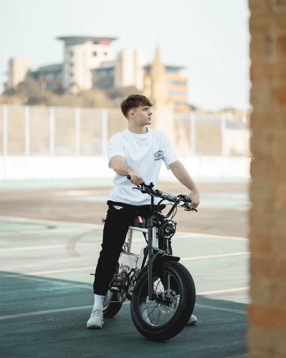 Scramble x Synch e-Bike